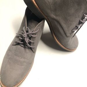 Fall Gear! Men’s grey Chukka Boots!